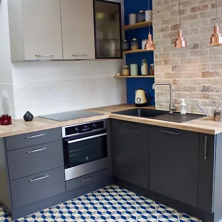 Sur Les Toits, Tres Jolie Vue Provence