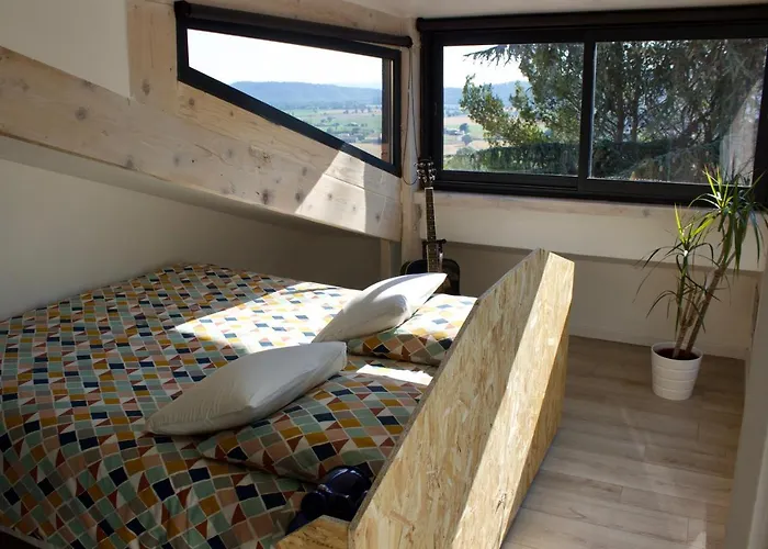 Sur Les Toits, Tres Jolie Vue Provence