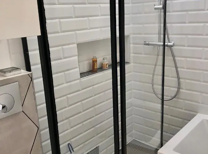 Sur Les Toits, Tres Jolie Vue Provence Apartment *