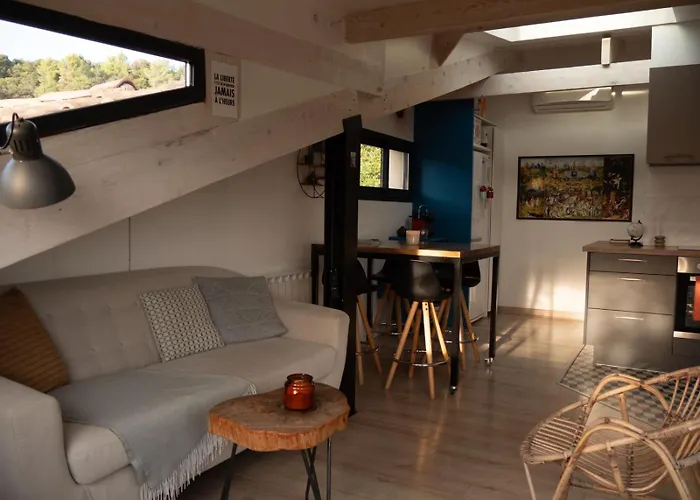 Sur Les Toits, Tres Jolie Vue Provence Greoux-les-Bains